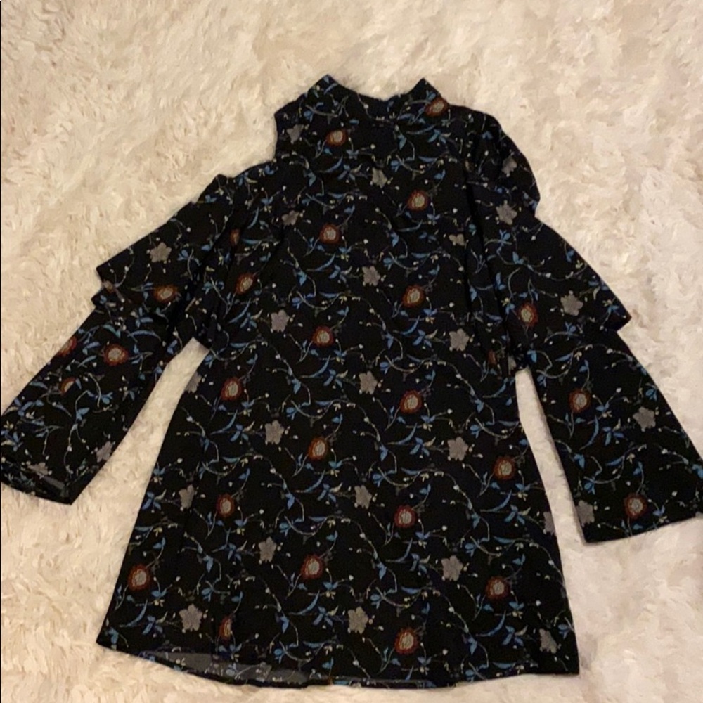 Ruffle sleeve dress